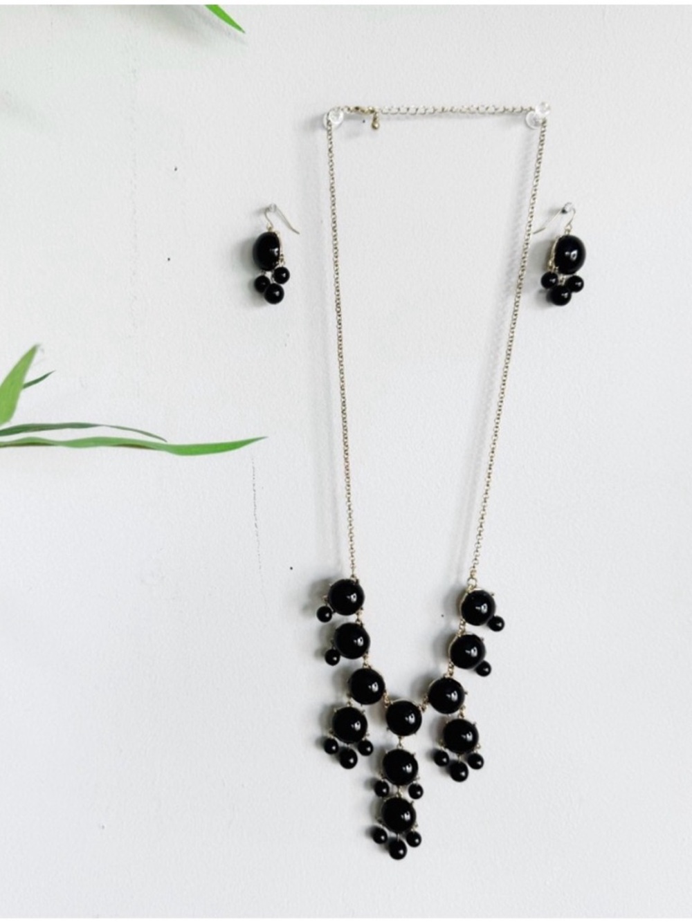 Versona Accessories Mini Bib Bubble Necklace & Earrings in Black